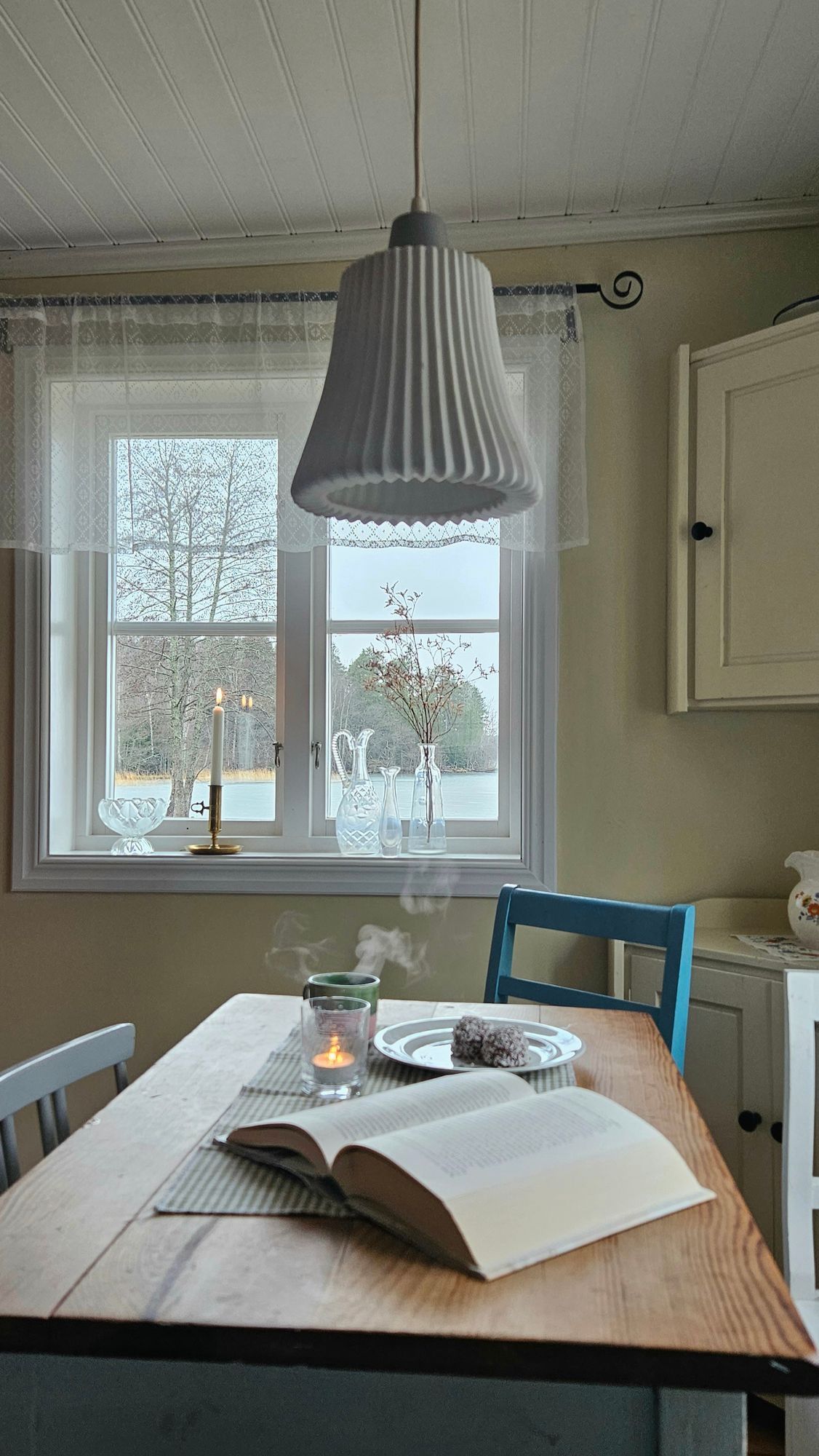 Sjöstuga vid Mälaren – brygga, roddbåt & bastu – bild 13 av 24