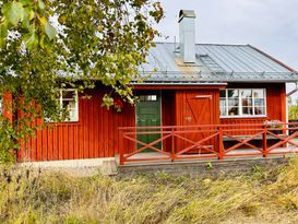 Welcoming cottage with seaview