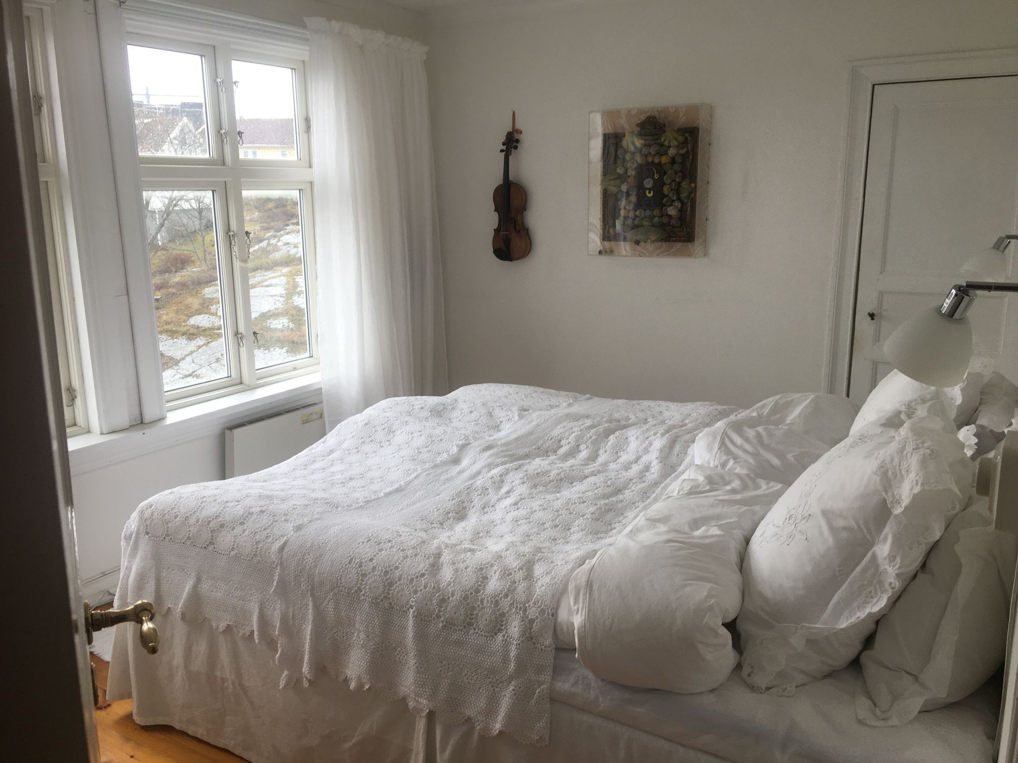 Underbart sommarhus för många mitt i Fiskebäckskil – bild 7 av 24