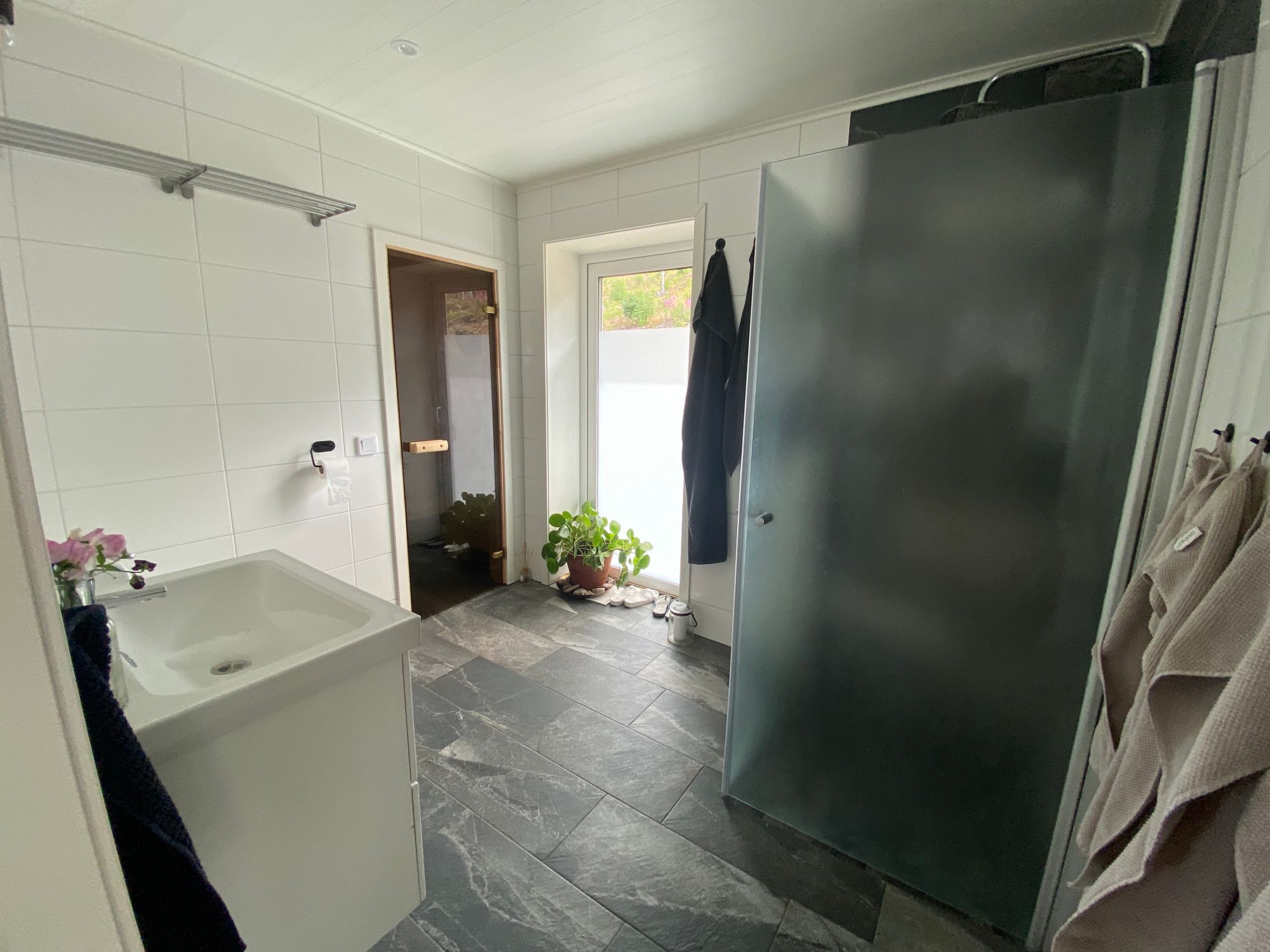 Fantastiskt hus med pool i världsarvet Höga Kusten – bild 17 av 24