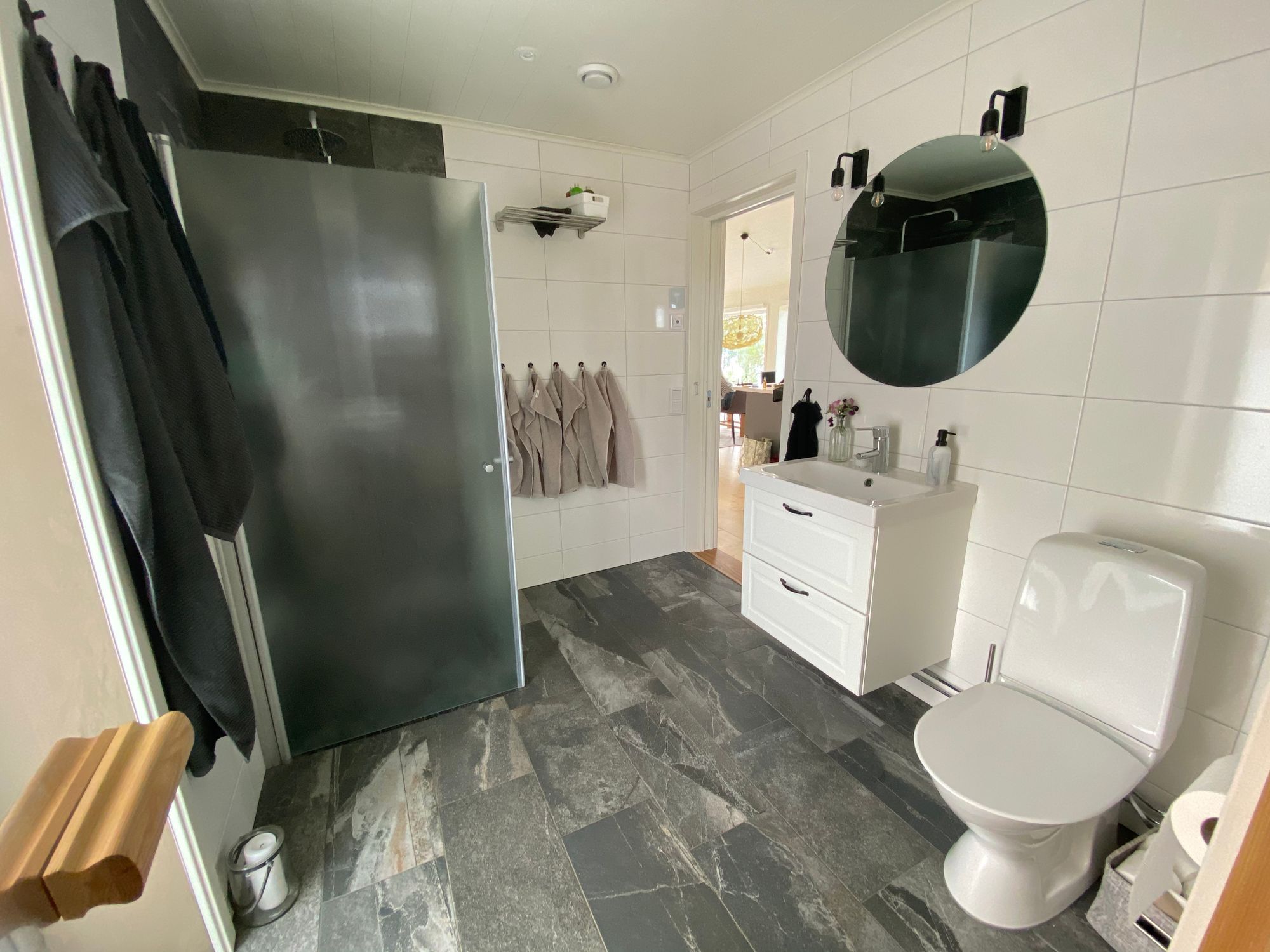 Fantastiskt hus med pool i världsarvet Höga Kusten – bild 19 av 24