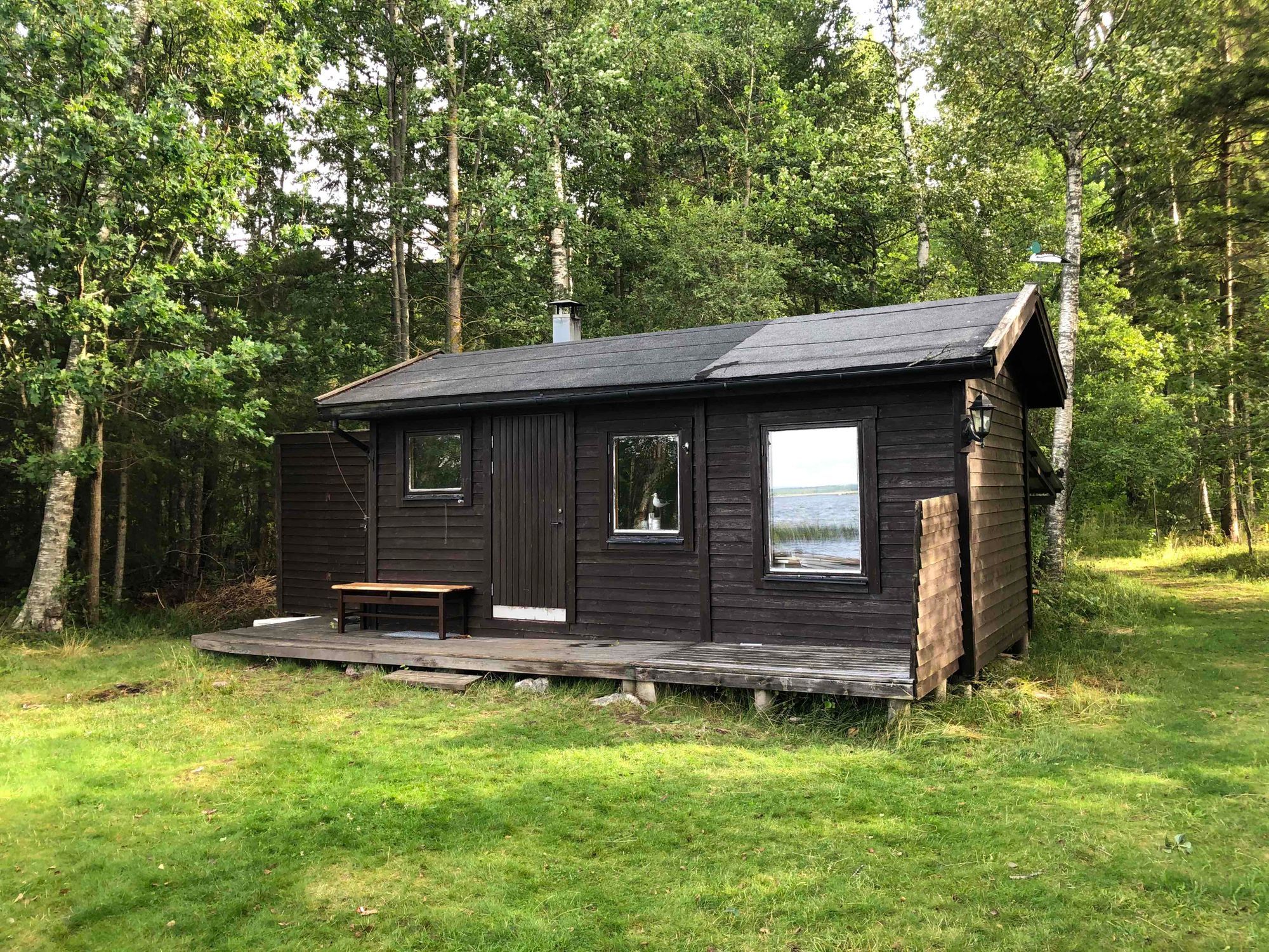 Stugor med 6+5 bäddar och egen sandstrand. – bild 6 av 7