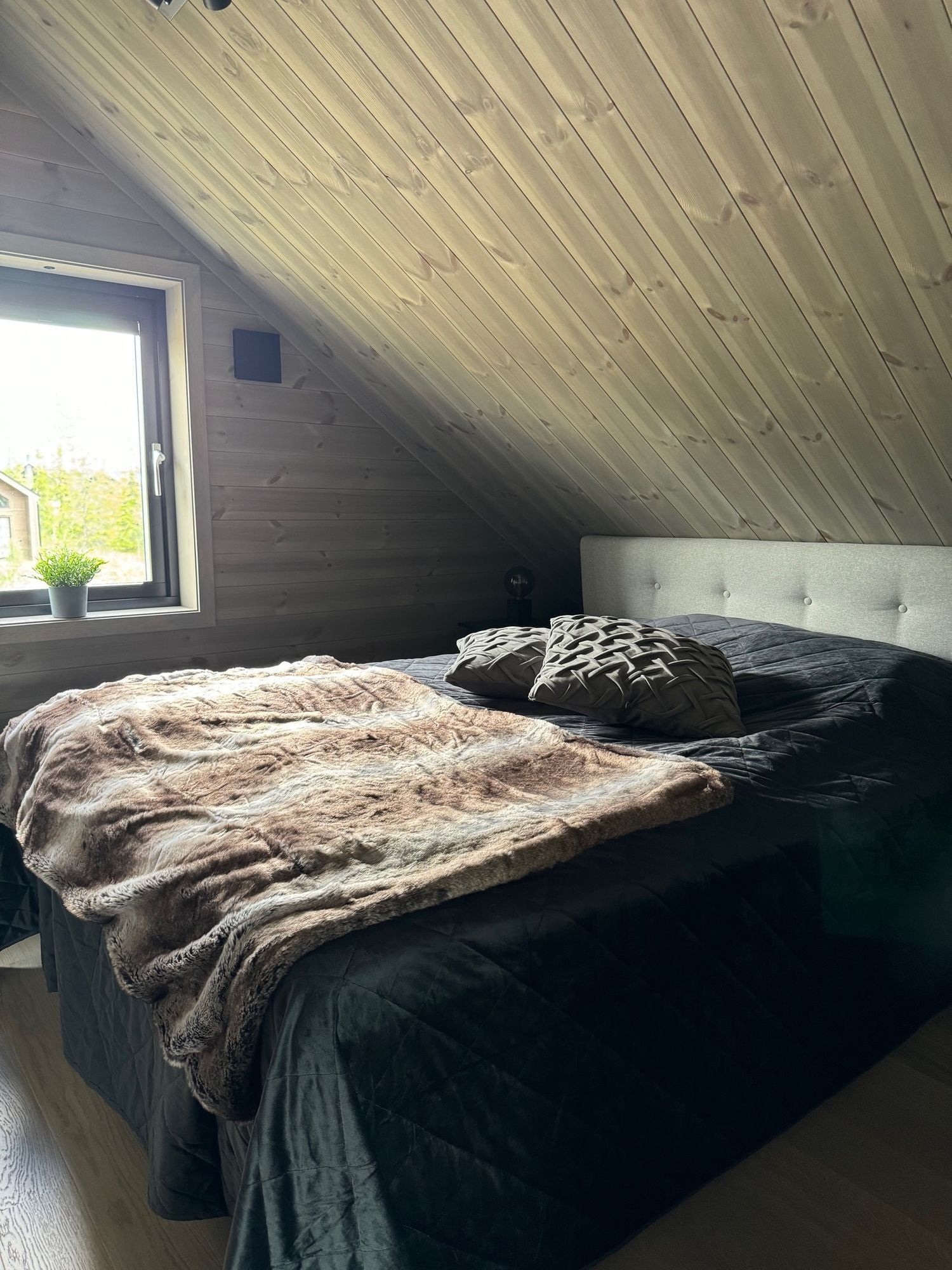Nybyggt & modernt fjällshus med storslagen natur – bild 22 av 24