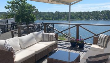 Semesterhus med sjöutsikt på charmiga Ramsö