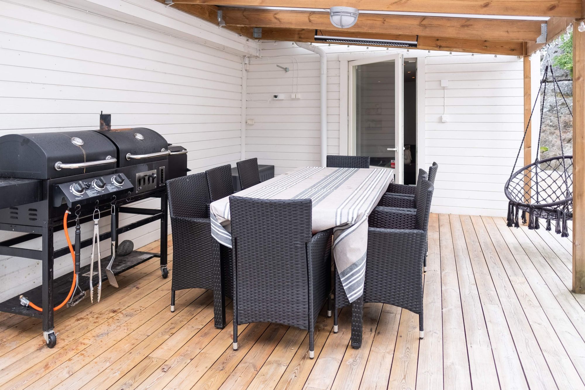 Villa med pool och bara 600m till havet! – bild 10 av 24