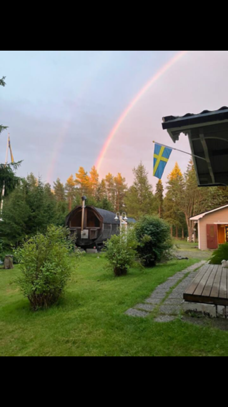 Året runt stuga med bastu och sjöutsikt – bild 7 av 12