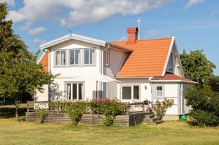 Spacious cottage in Byxelkrok