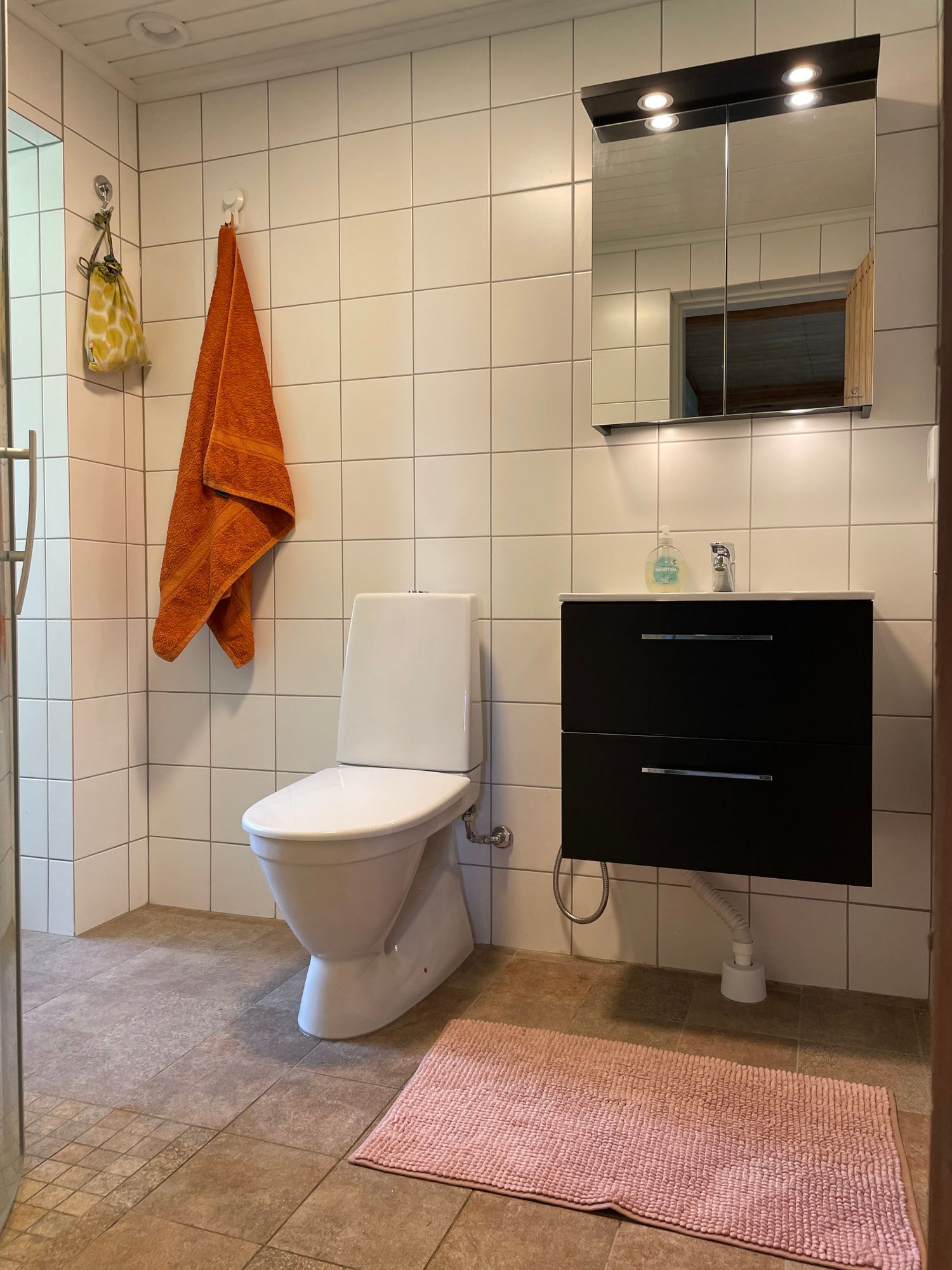 Havsnära sommarhus på Tjörn – bild 9 av 19