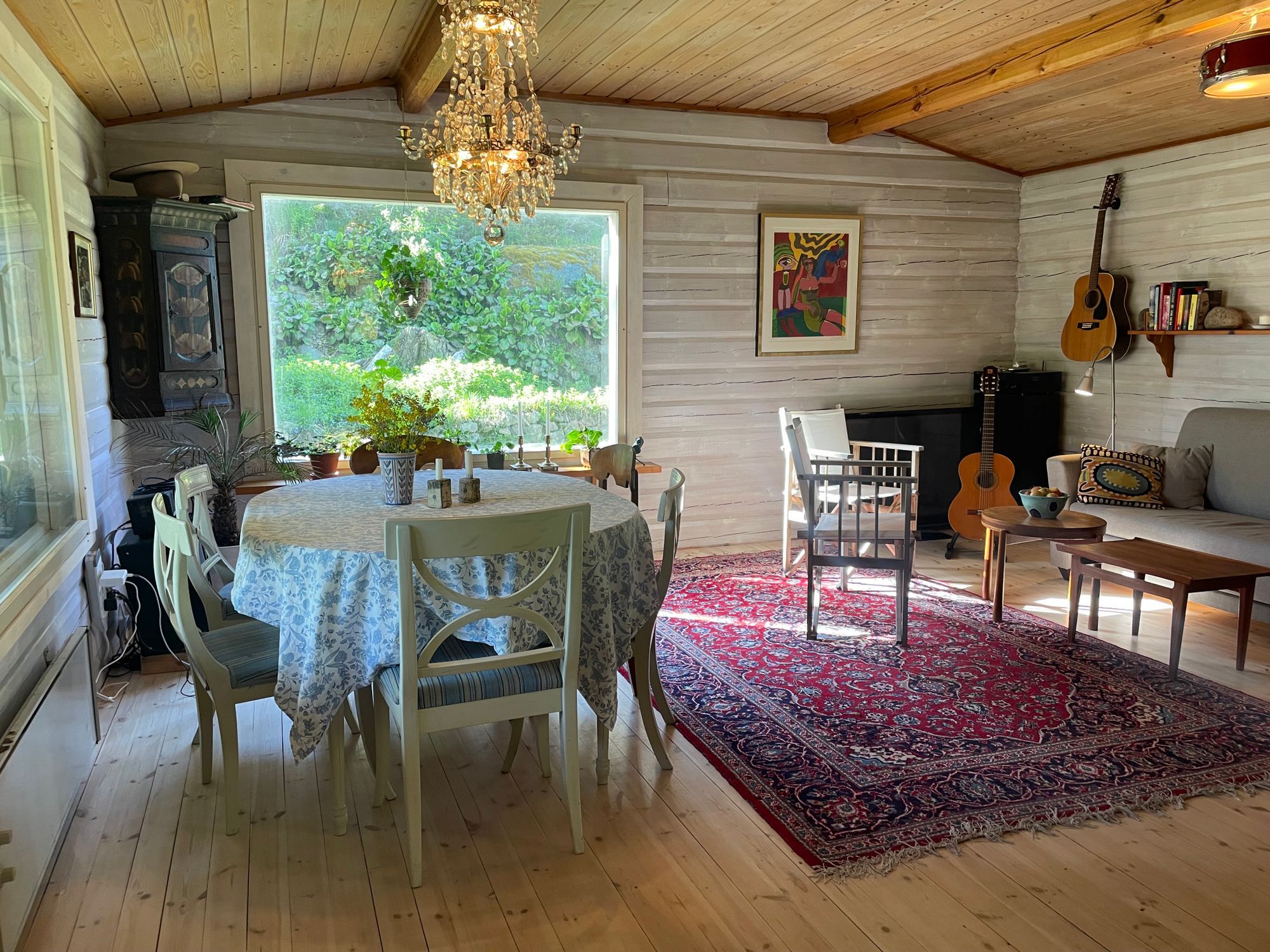 Havsnära sommarhus på Tjörn – bild 3 av 19