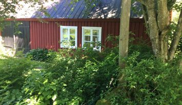 Nyrenoverad lägenhet i gammal skånegård Österlen