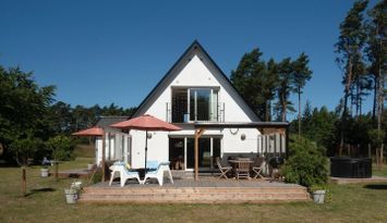 Havsnära villa på Österlen, Lammbacka