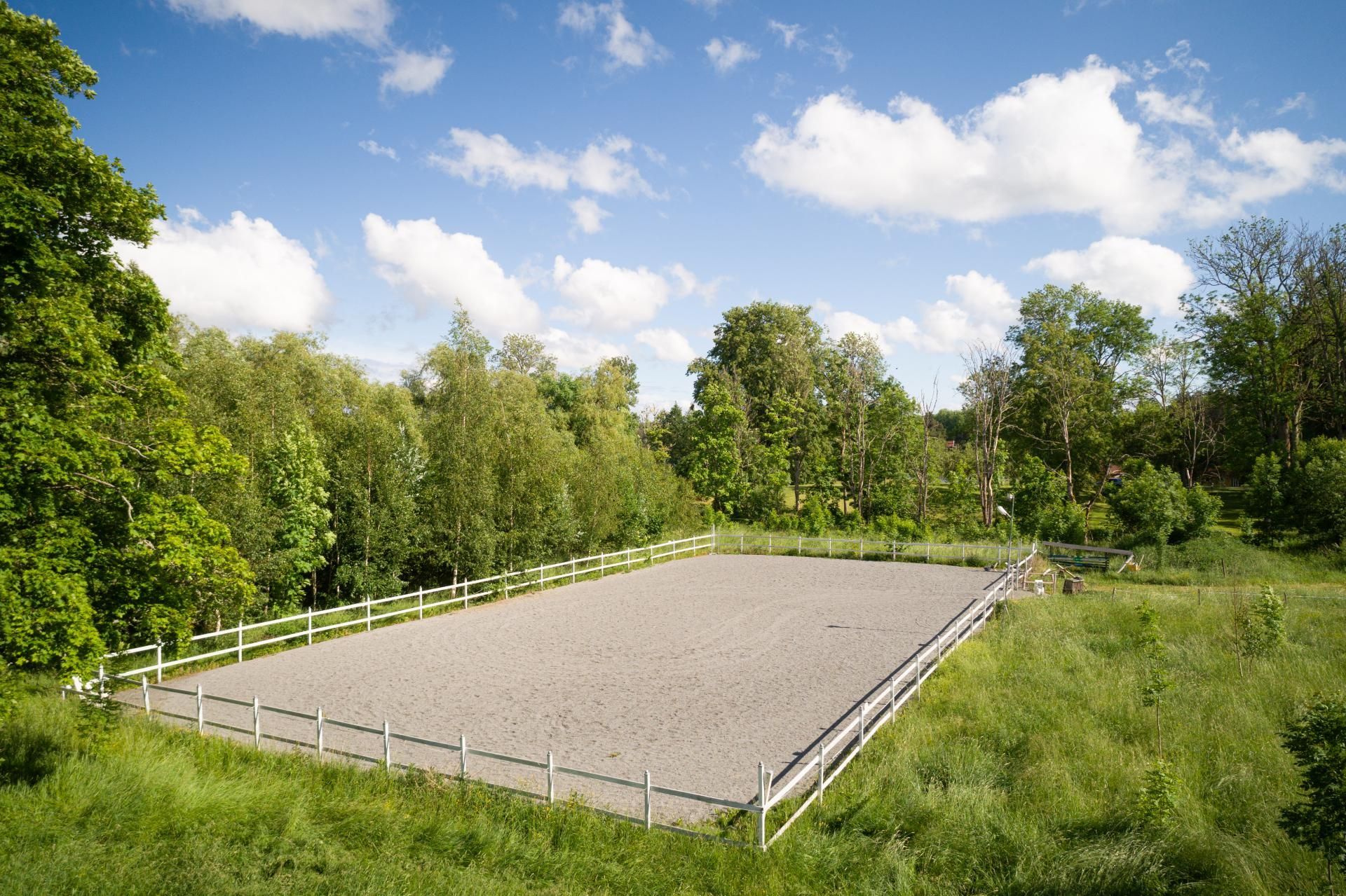 Hus i Sörmland vid sjö med egen brygga och bastu – bild 12 av 24