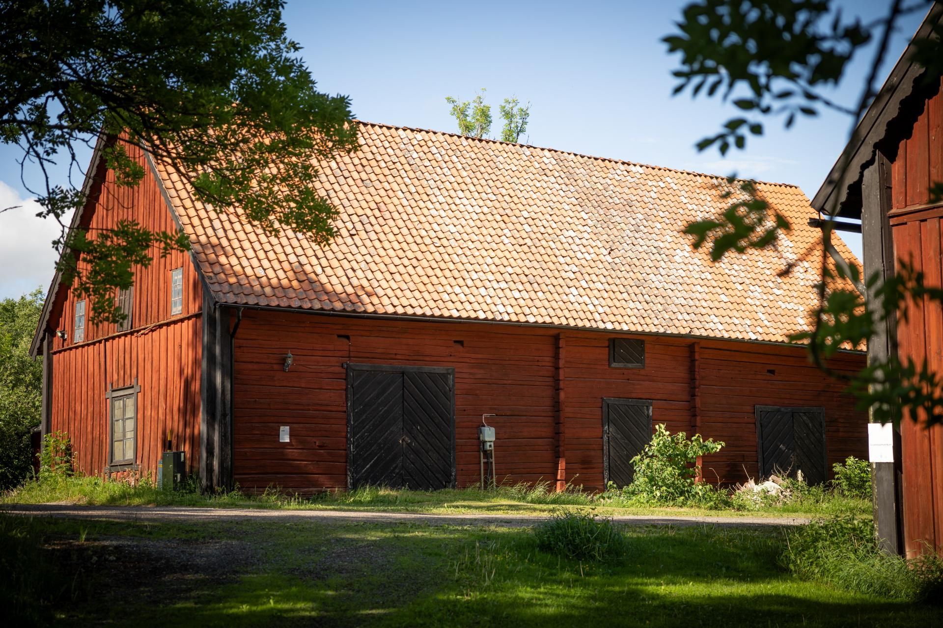 Hus i Sörmland vid sjö med egen brygga och bastu – bild 11 av 24