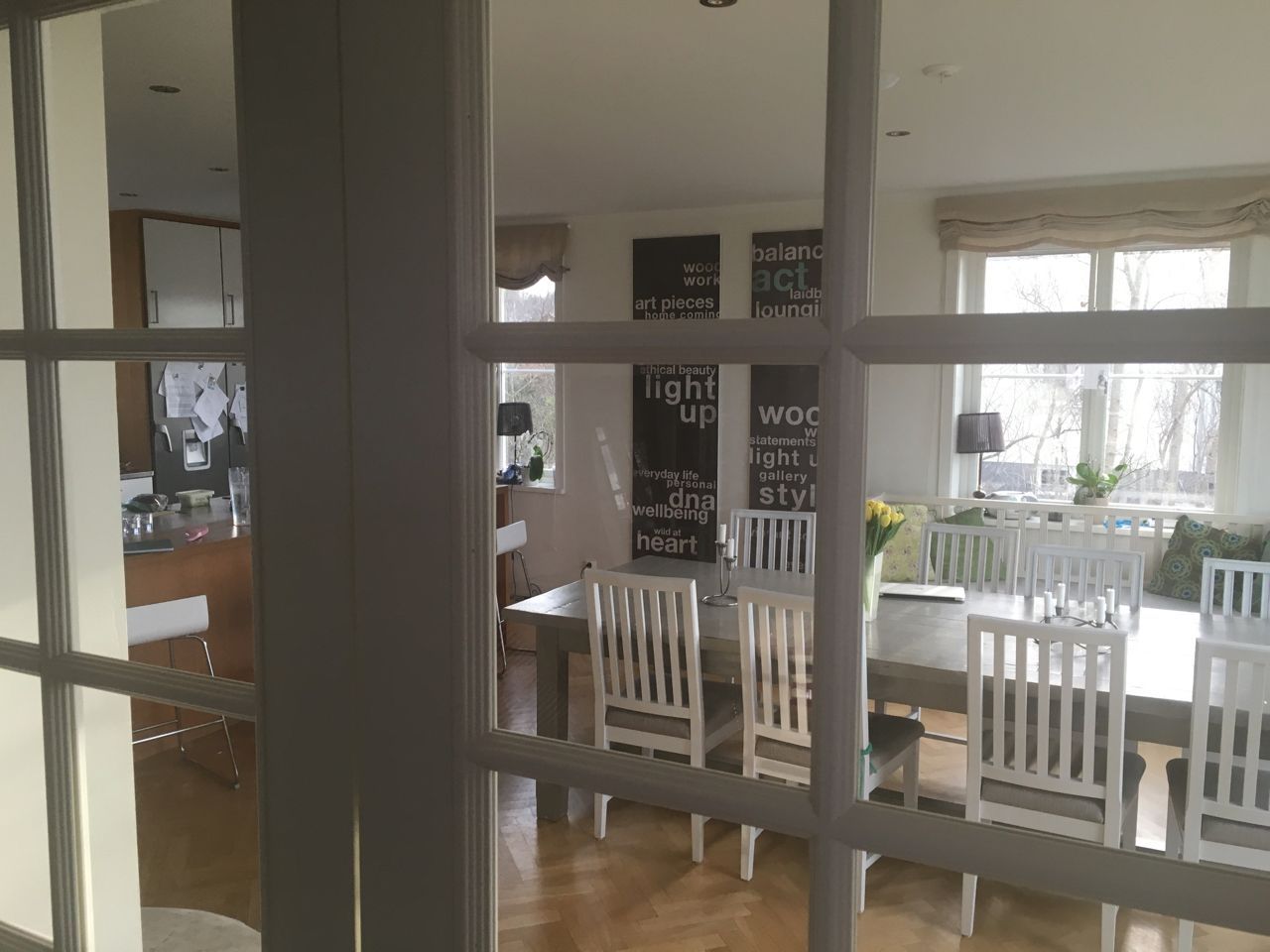 Stort hus nära Stockholm, vatten, bad och natur – bild 7 av 13