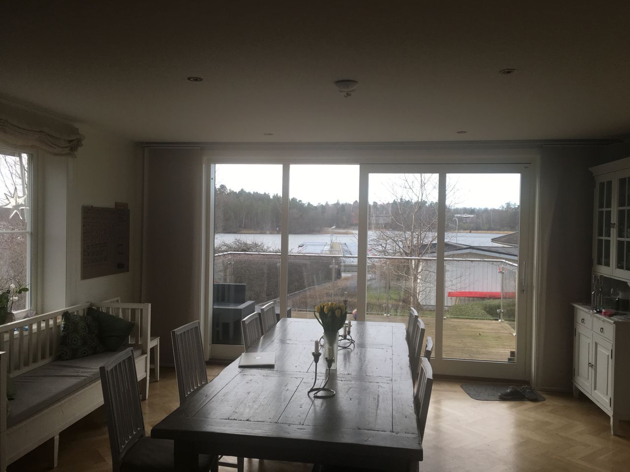 Stort hus nära Stockholm, vatten, bad och natur – bild 8 av 13