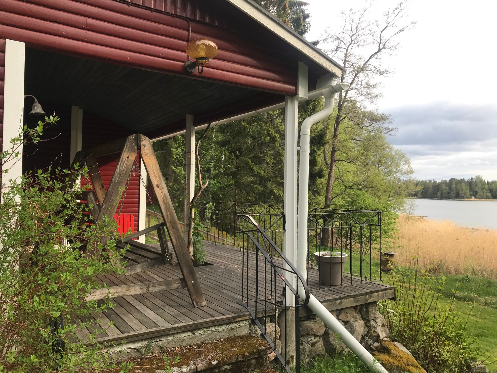 Stuga vid havet, skyddat läge, bastu o egen brygga – bild 9 av 24