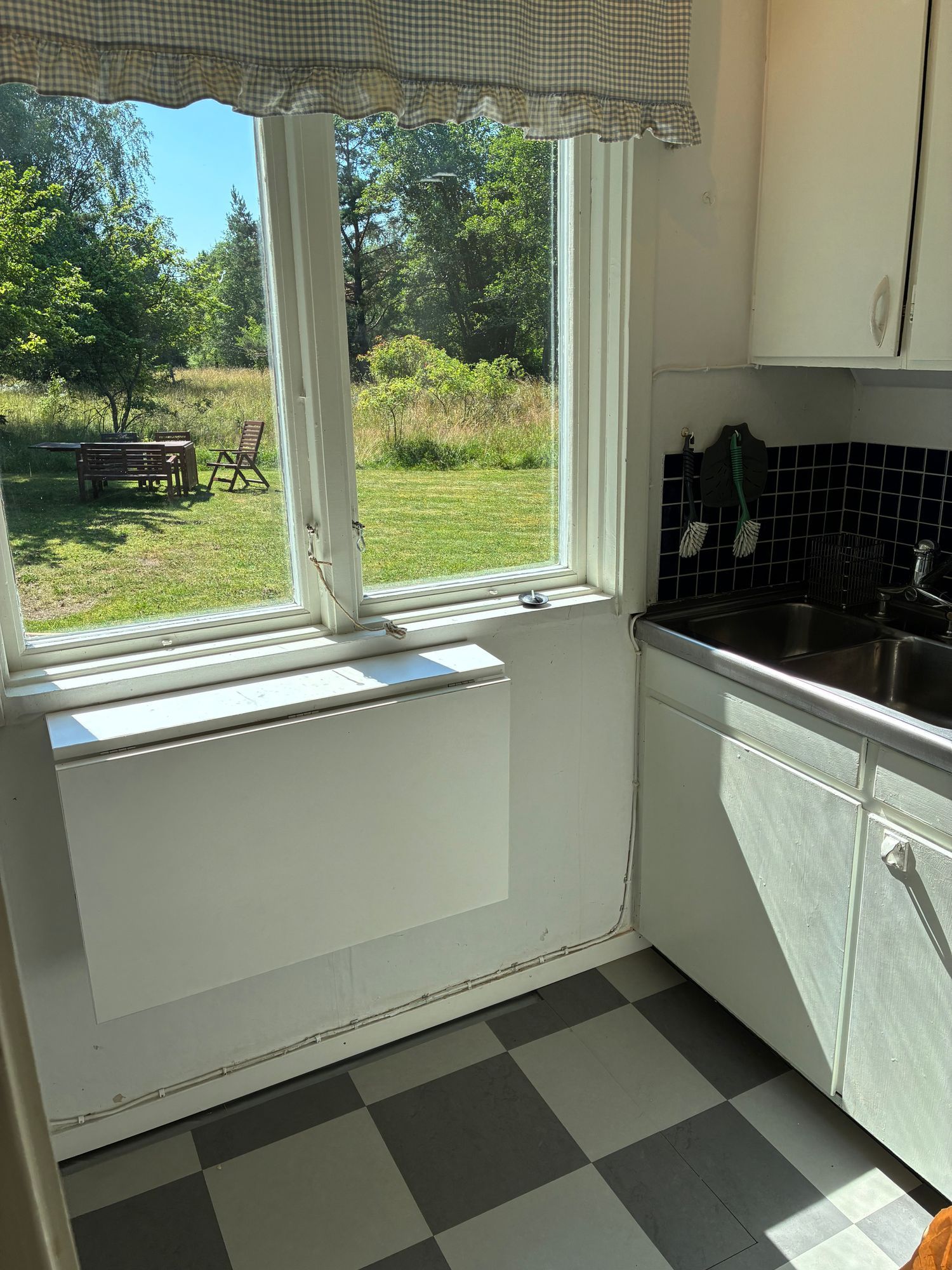 Hus med 4+2 bäddar, sjönära – bild 8 av 12