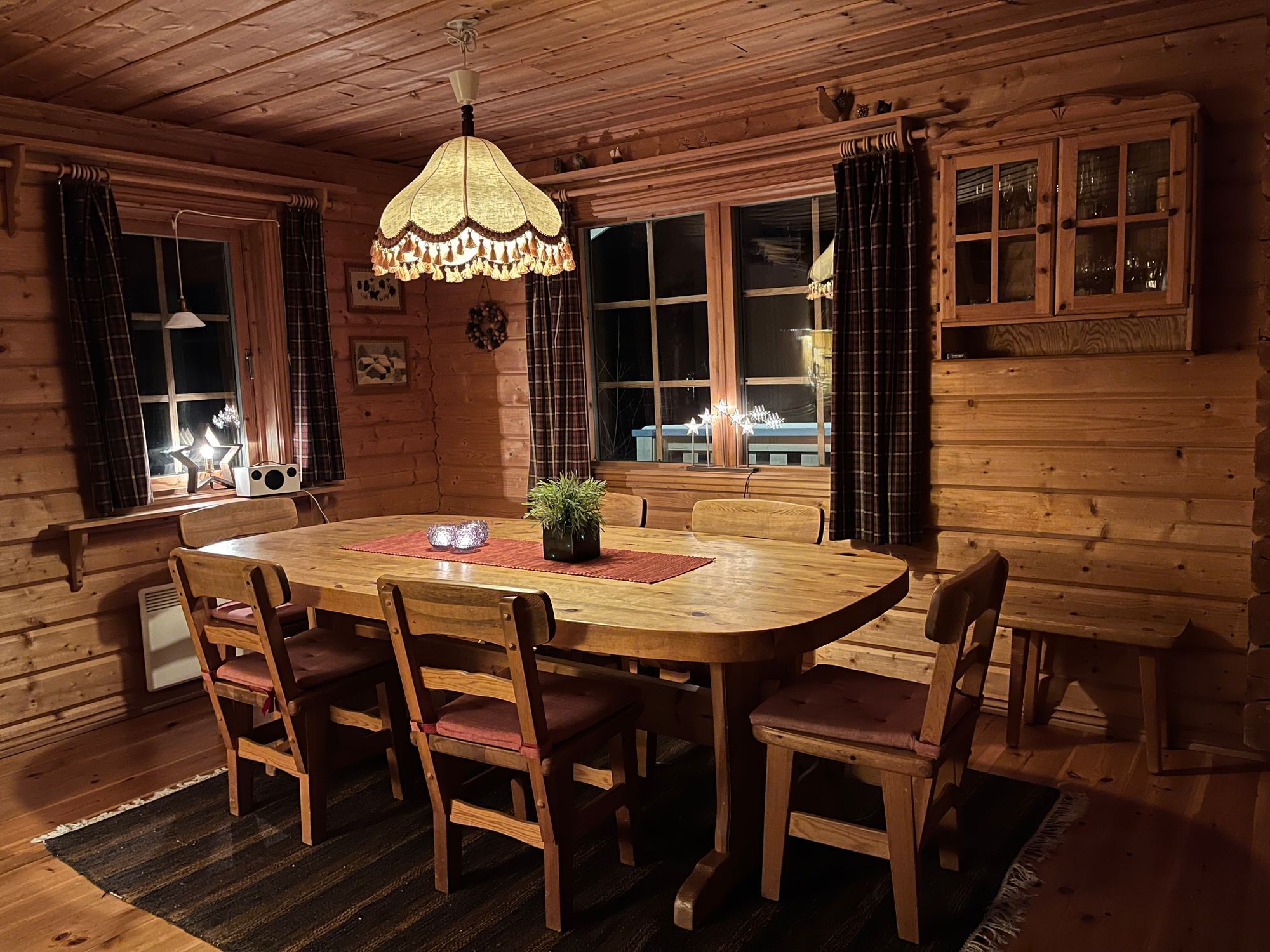 Fjällstuga vid längdspår med bastu och öppen spis – bild 8 av 11