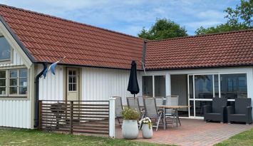 Hus med havsutsikt uthyres i Byxelkrok