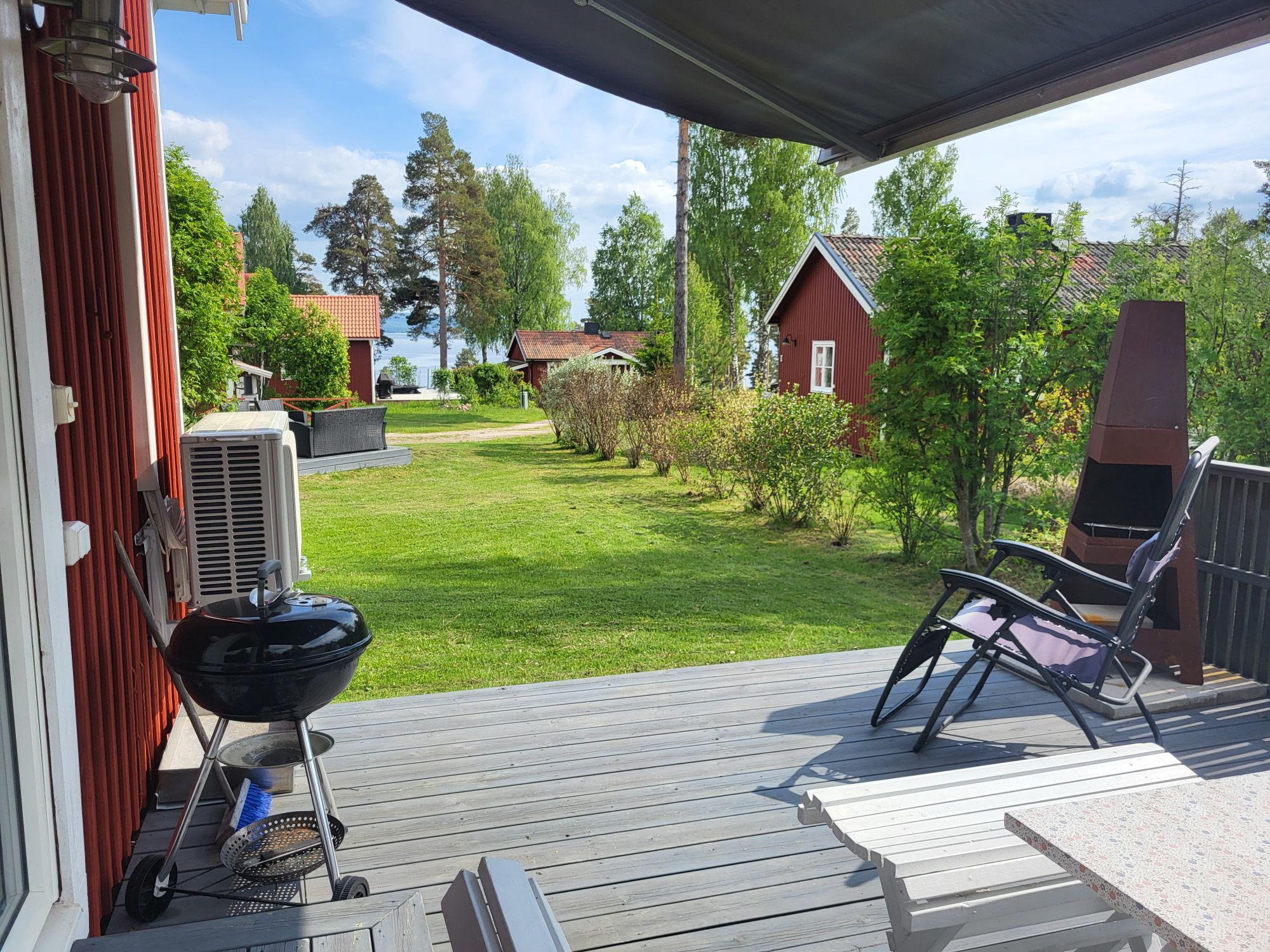 Mysig stuga med sjöutsikt över Orsasjön – bild 3 av 20