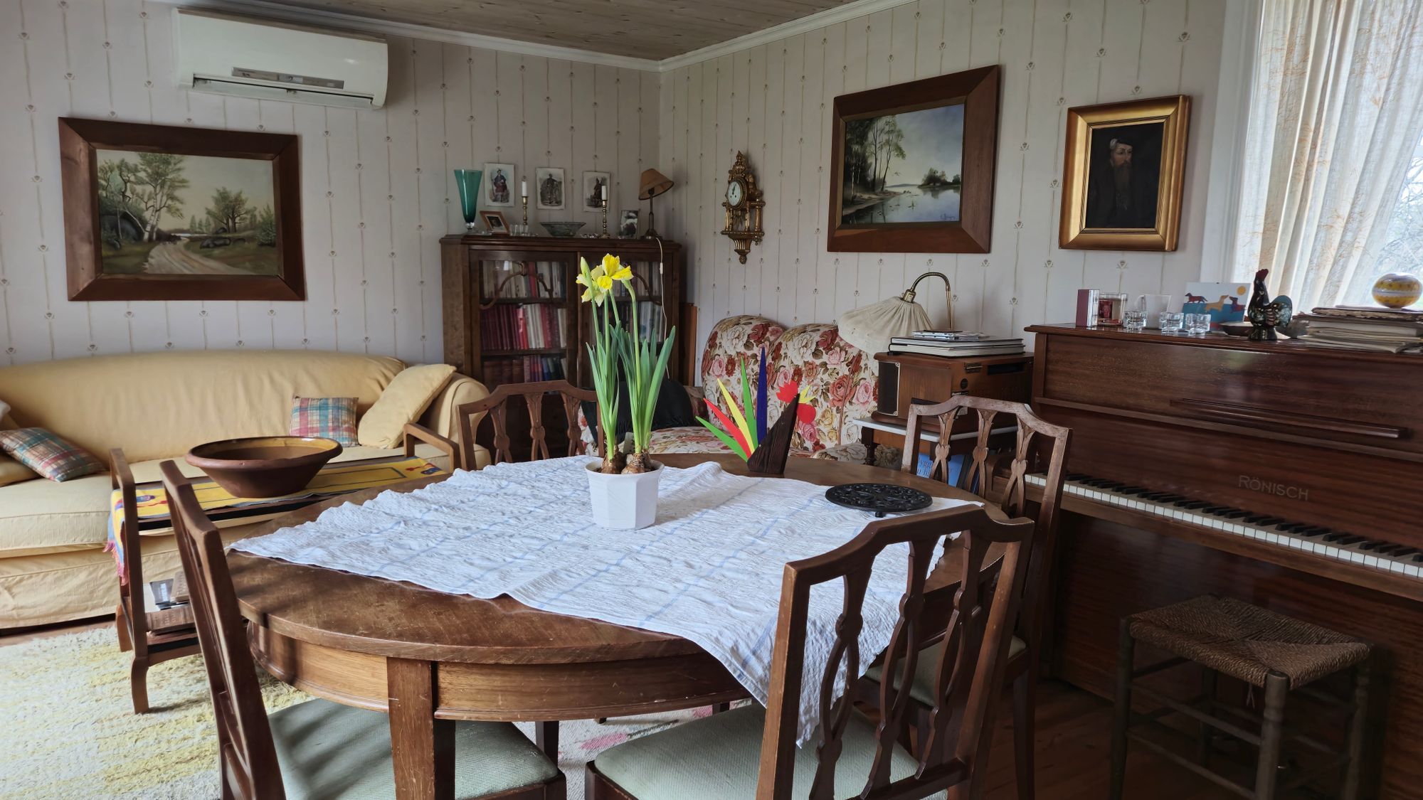 Hus med sjöutsikt i vackra Grangärde – bild 9 av 11