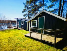 Gässtuga med underbart läge vid sjö, egen brygga