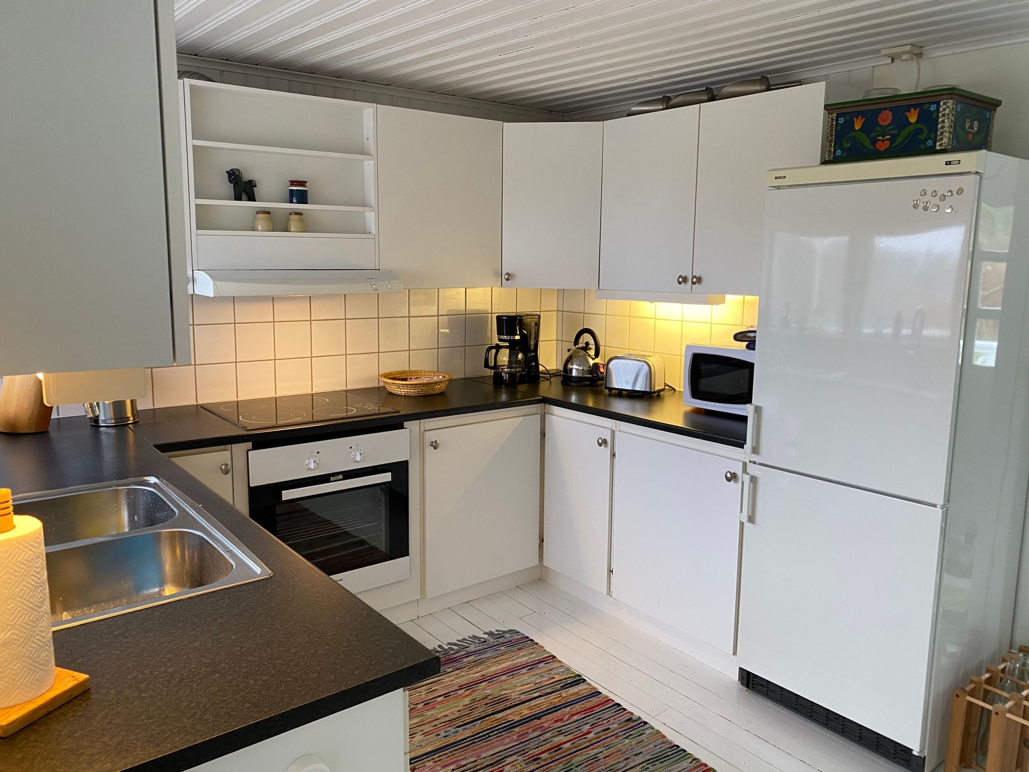 Sommarhus vid Södra Hjälmaren med sjötomt – bild 10 av 24