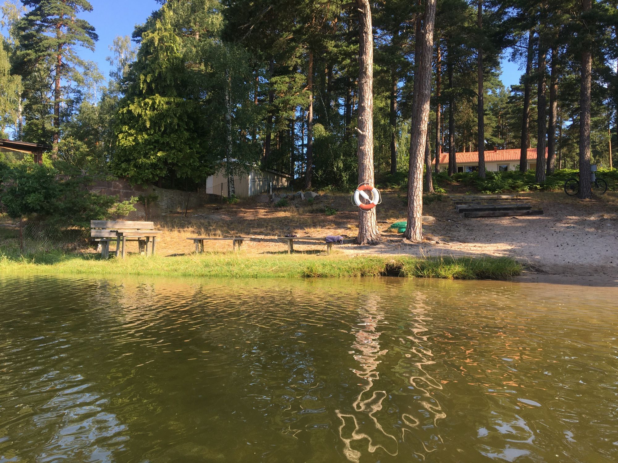 Mysig stuga med havsglimt (båt finns) – bild 13 av 13