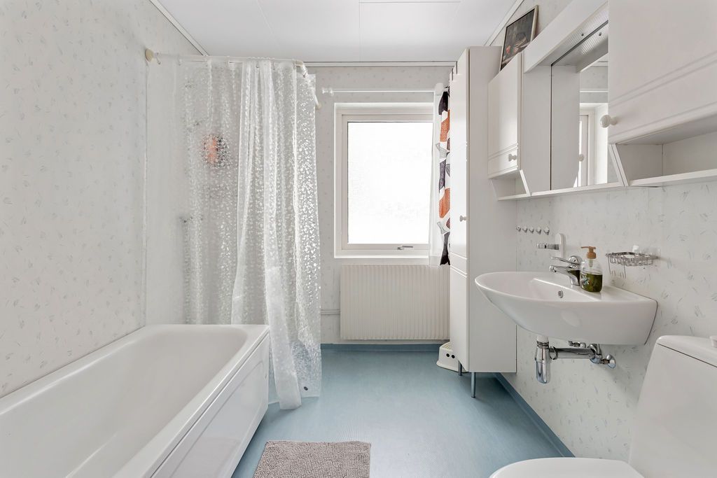 Stort hus nära Kungsberget, 5 sovrum – bild 23 av 24