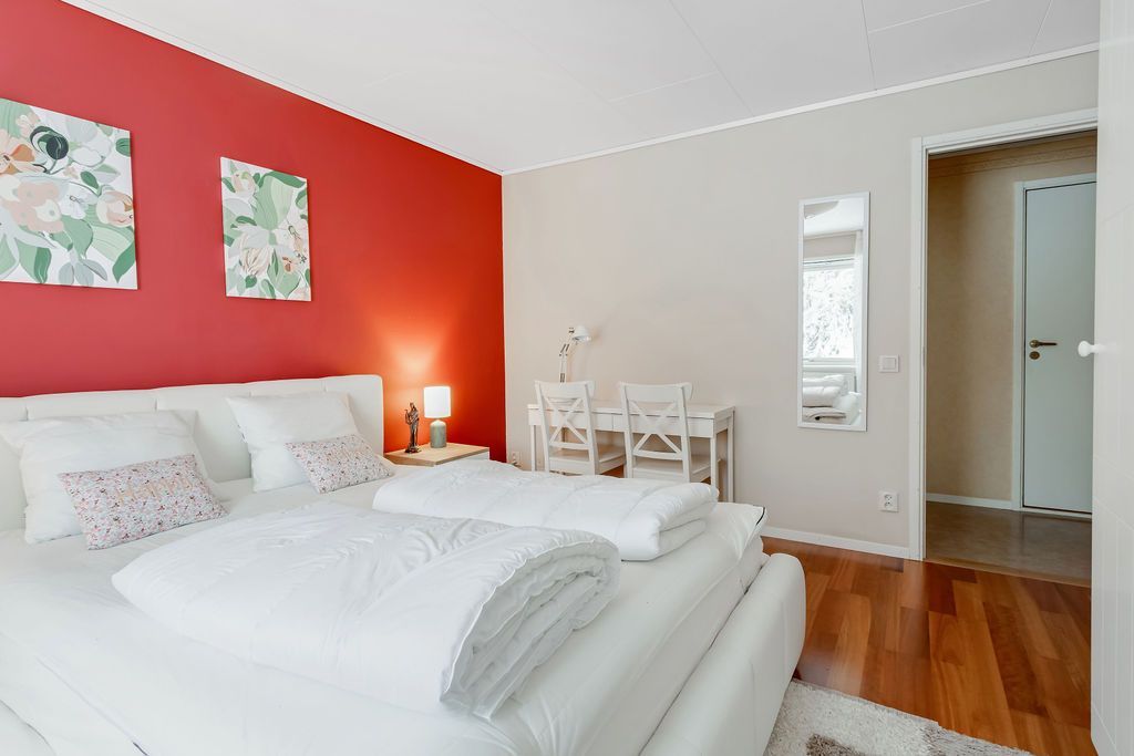 Stort hus nära Kungsberget, 5 sovrum – bild 9 av 24