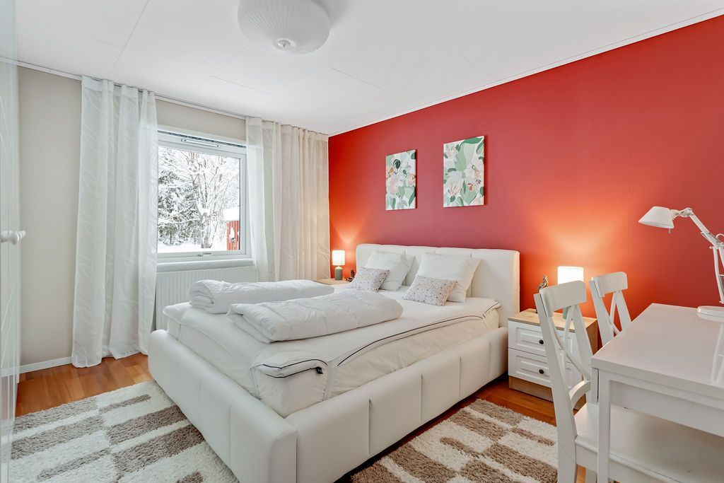 Stort hus nära Kungsberget, 5 sovrum – bild 4 av 24