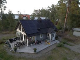 Vackra Torö Sthlm södra ytterskärgård med bil/buss