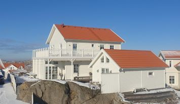 Härligt hus med gäststuga och mysigt uterum