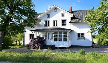Schönes Haus mit 17 Betten und Pool im Erdgesc