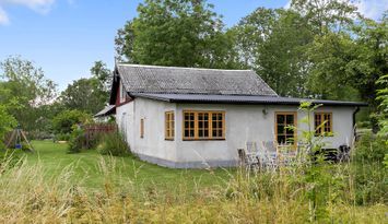 Stuga vid havet i naturskönt område nära Visby