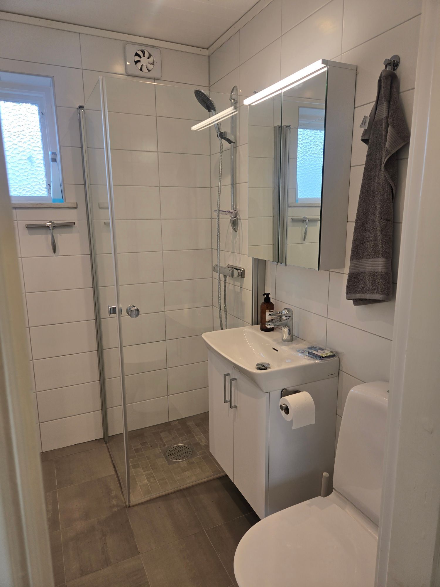 Nyrenoverad bostad i slottsmiljö – bild 10 av 11