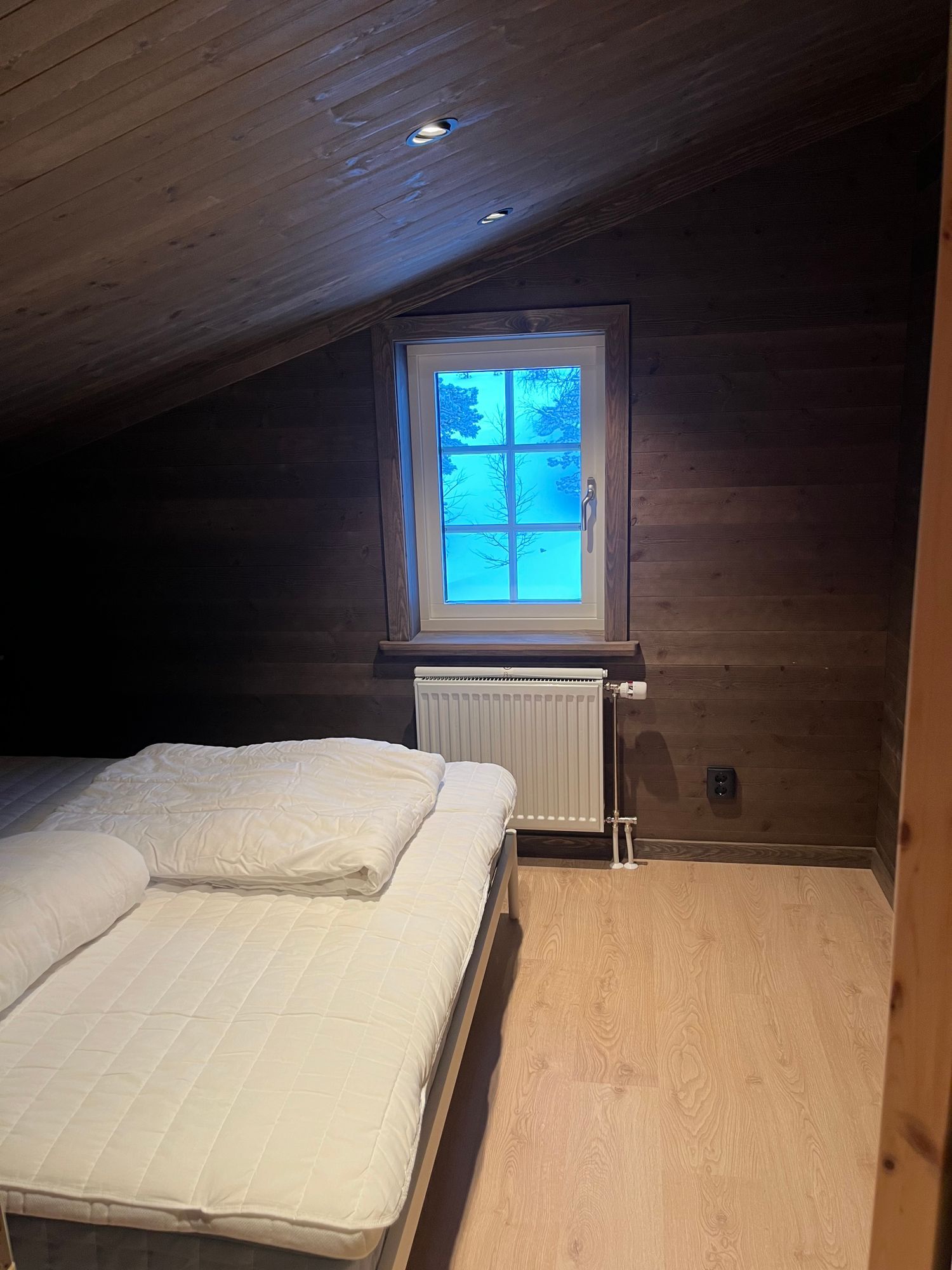 Nyrenoverat hus, 4lgh med västervy vid spåret – bild 17 av 24