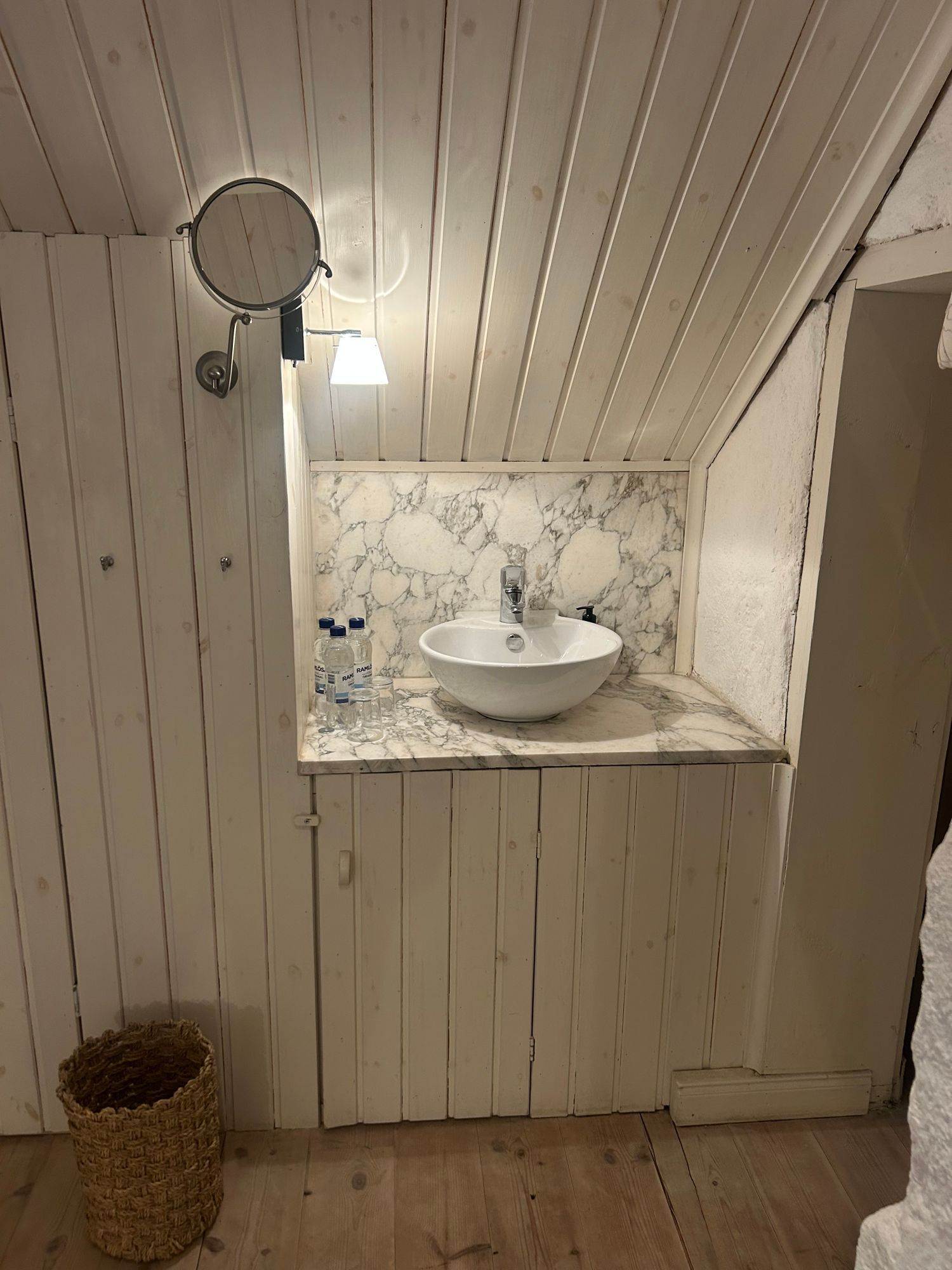 Unikt gårdshus - sthlms södra skärgård – bild 15 av 18