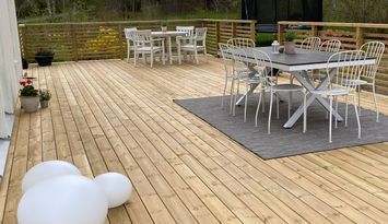 Villa nära sandstrand, natur och city