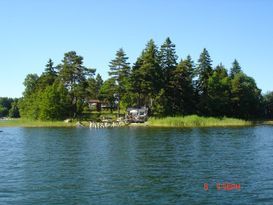 Privat paradis ö i Stocholmsskärgård