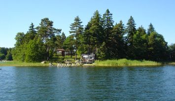 Privat paradis ö i Stocholmsskärgård
