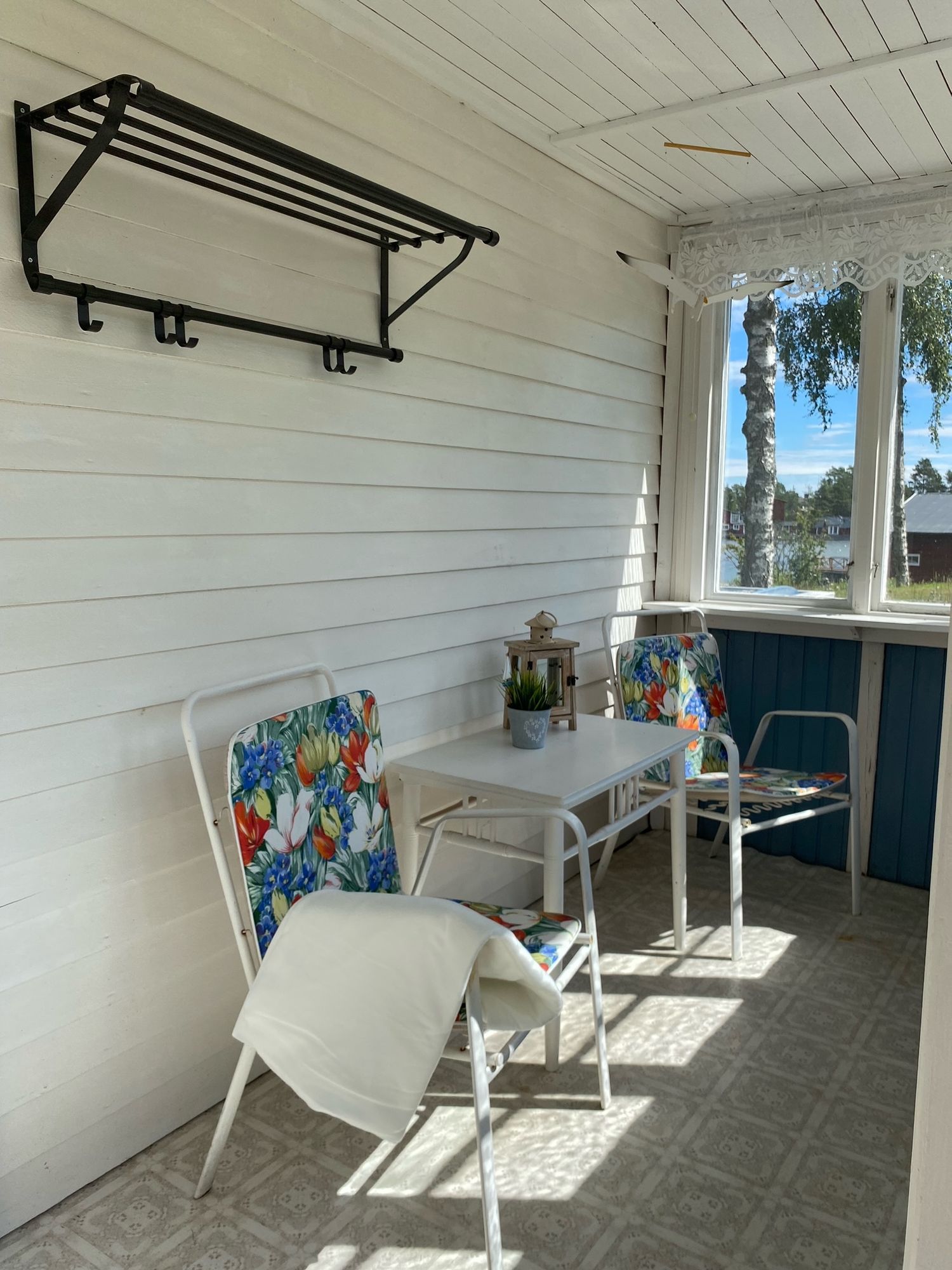 Stuga med fantastiskt läge vid havet i Stocka – bild 14 av 14