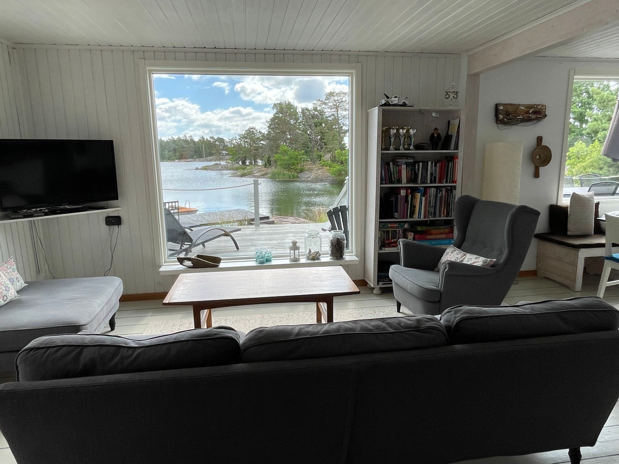 Härligt sommarhus med havstomt och egen brygga – bild 15 av 24