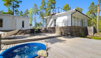 Modern Lyxig Stuga i mellersta skärgård