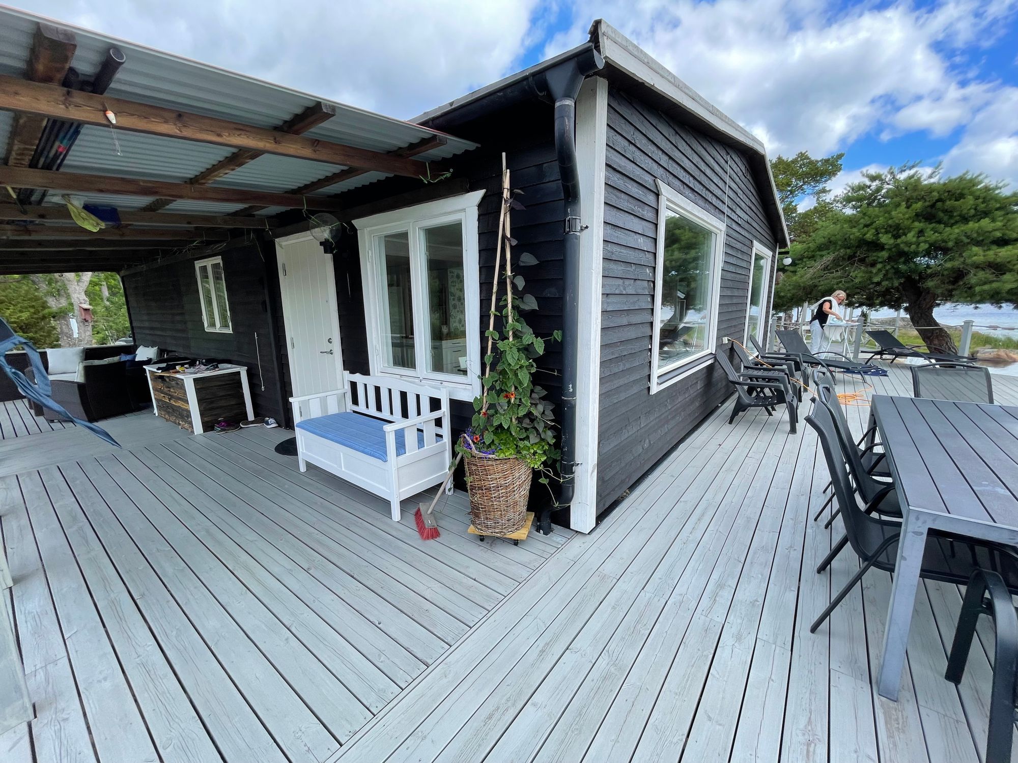 Härligt sommarhus med havstomt och egen brygga – bild 4 av 24