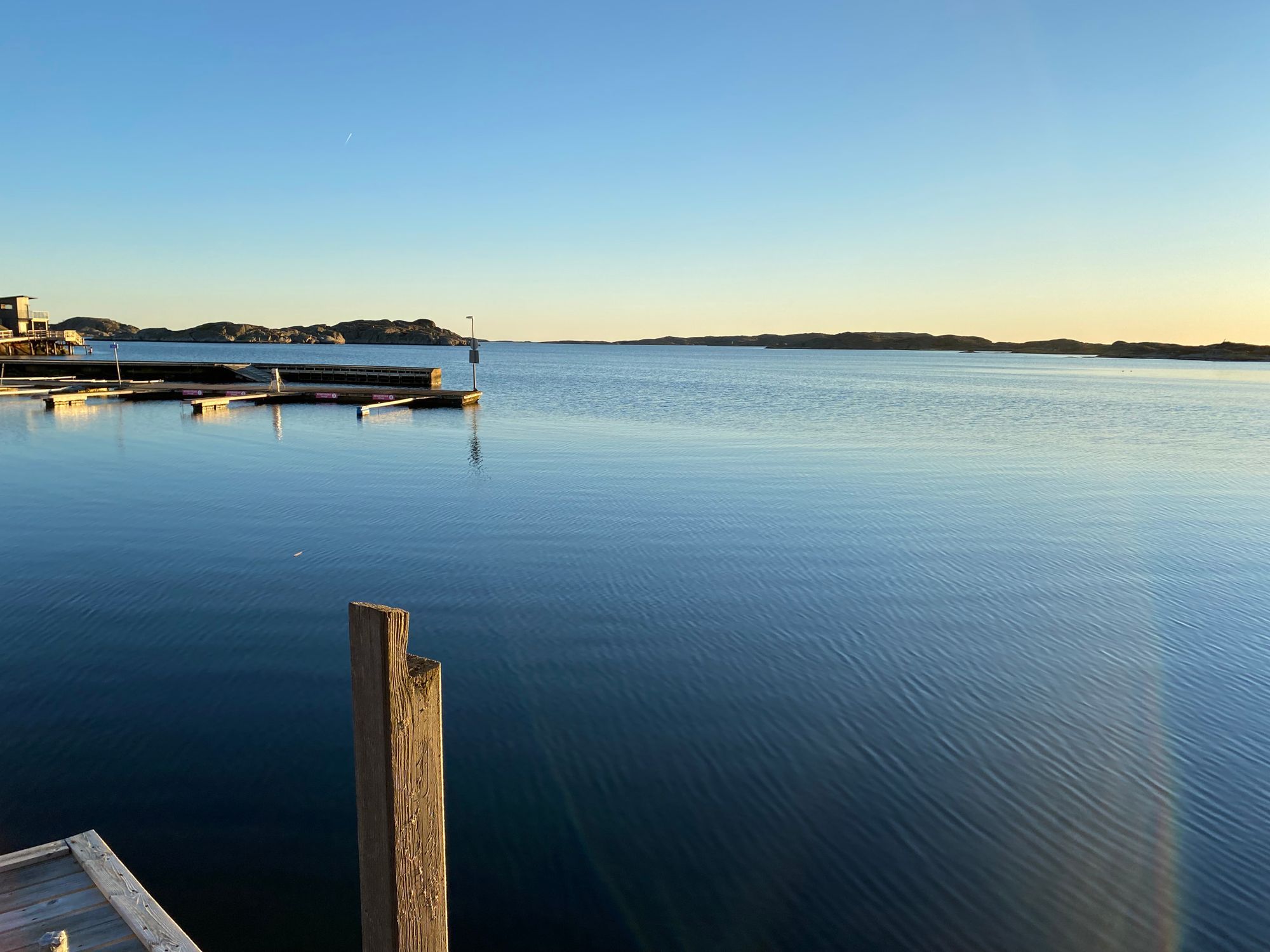 Rymlig övervåning i villa på Orust,Hälleviksstrand – bild 21 av 23