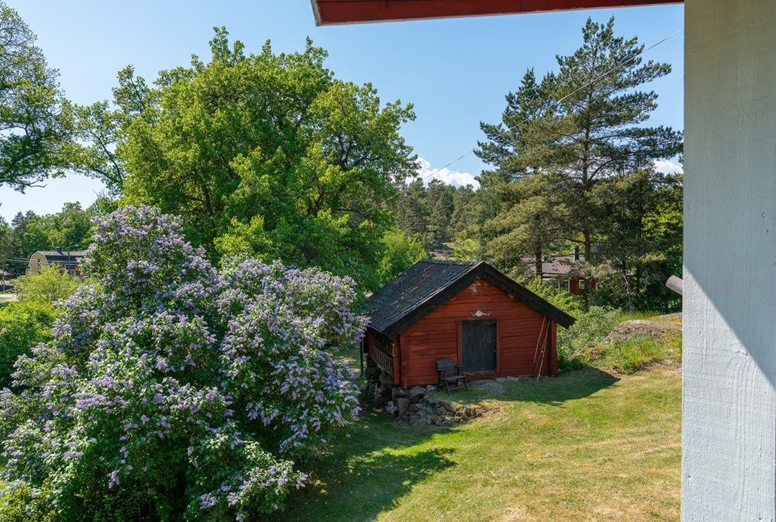 Modernt fritidshus med egen brygga vid havet – bild 11 av 21