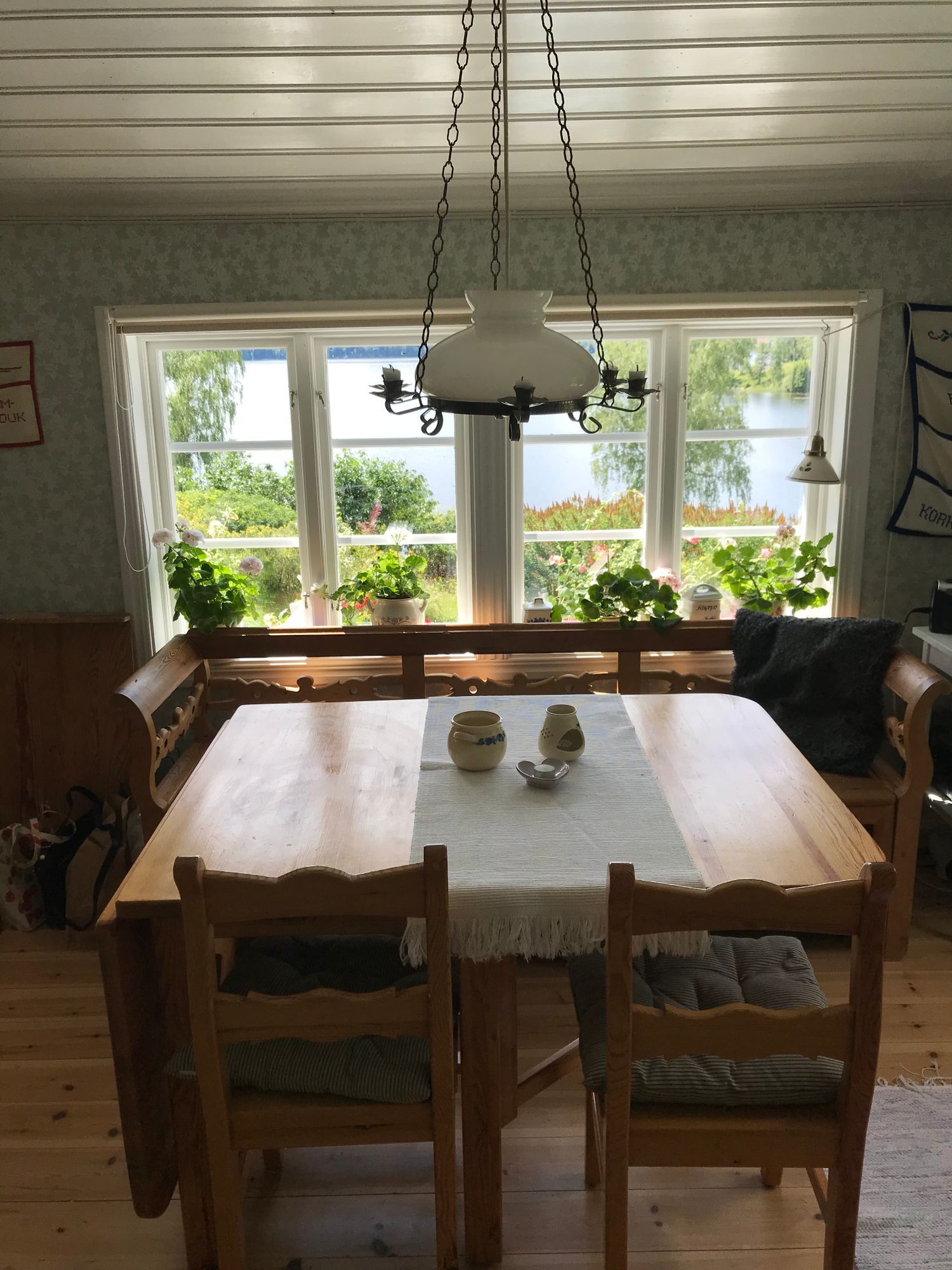 Mysig sommarstuga på Torpön vid sjön Sommen – bild 10 av 18