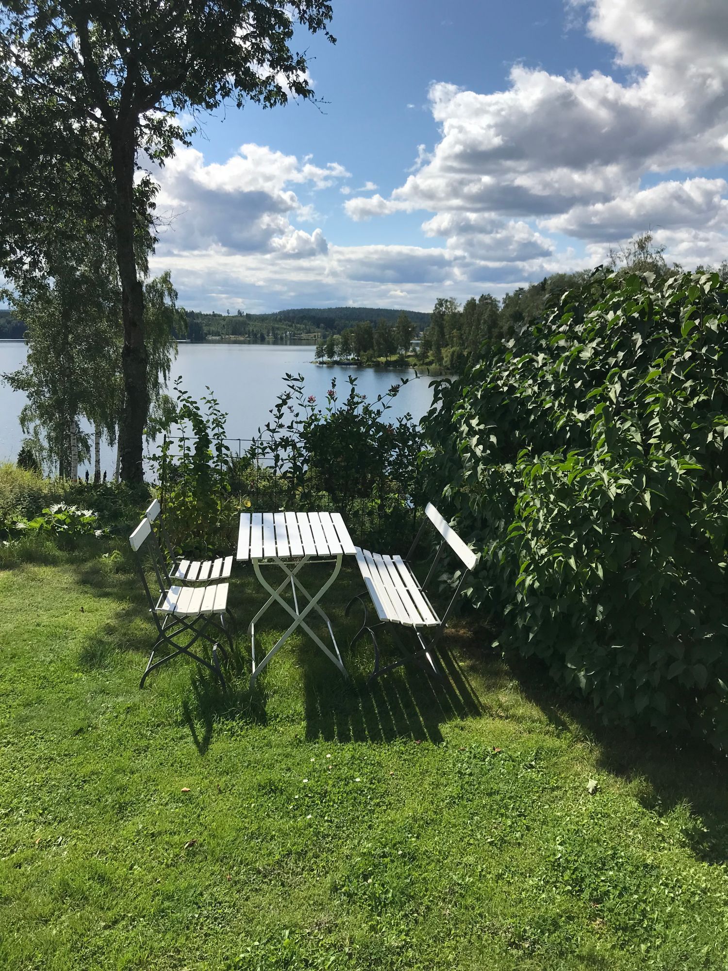 Mysig sommarstuga på Torpön vid sjön Sommen – bild 7 av 18