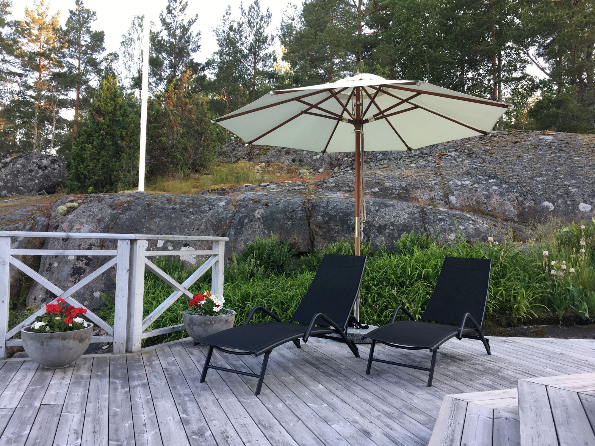 Vackert skärgårdshus med havstomt och egen badö – bild 8 av 24